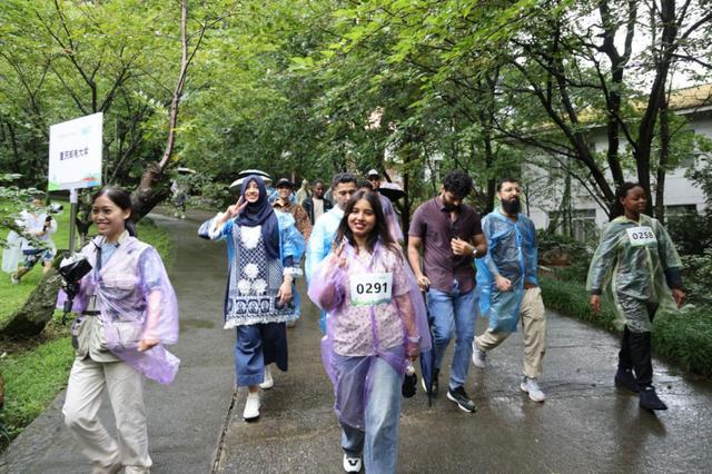 “老外行者”重庆天际线极限运动挑战赛-金鹰登山马拉松(图3)